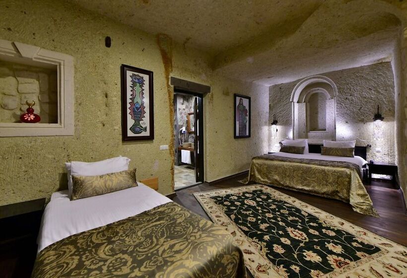 اتاق لوکس سه تخته, Cappadocia Estates