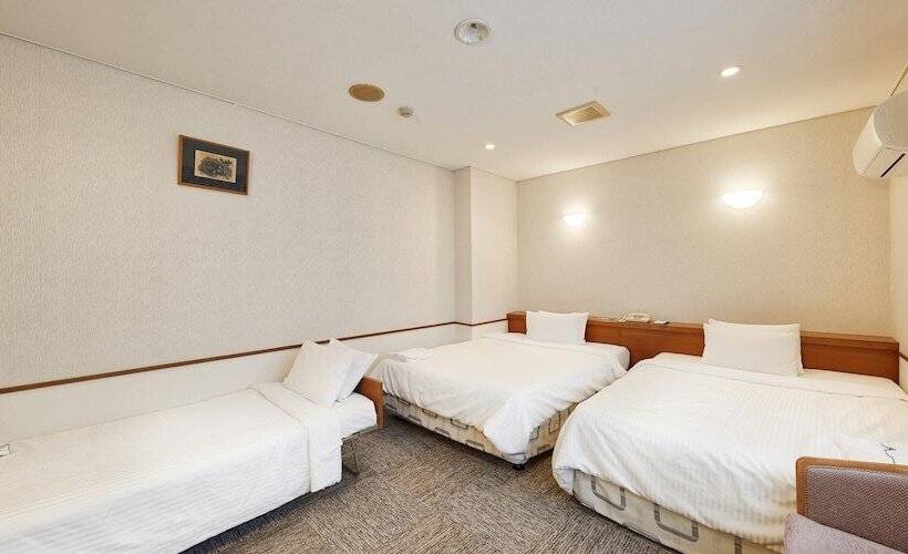 غرفة قياسية ثلاثية, Crown  Okinawa