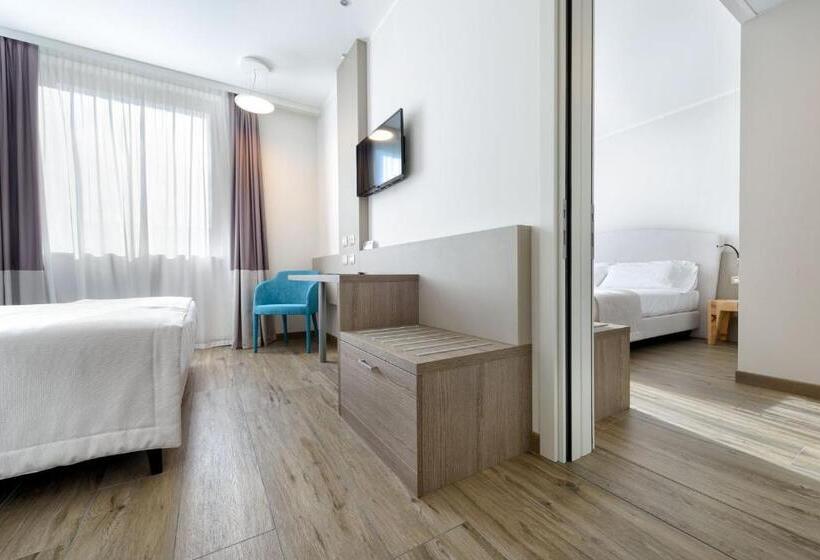 اتاق خانوادگی تودرتو, Db Hotel Verona Airport Congress & Spa
