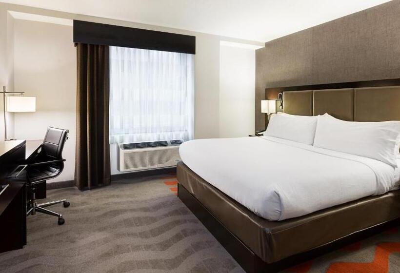 Standard Room King Bed Adapted for people with reduced mobility, Holiday Inn Lower East Side