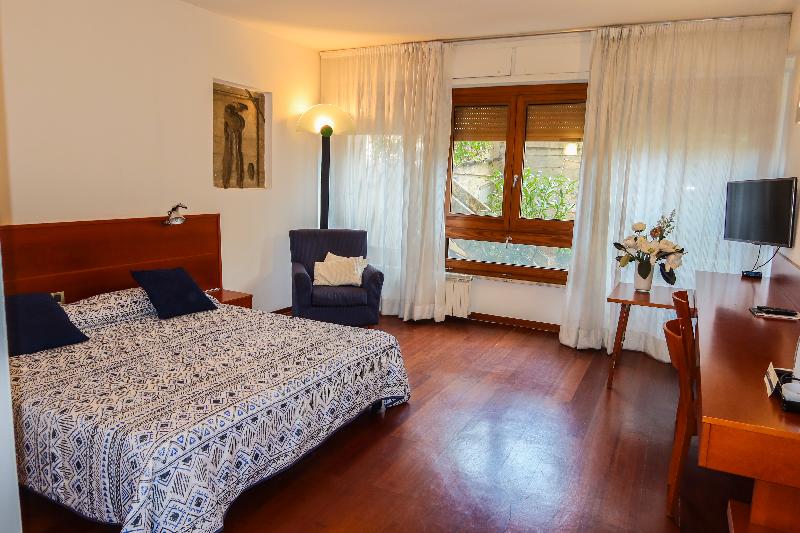 استودیوی استاندارد, Marbela Apartments & Suites