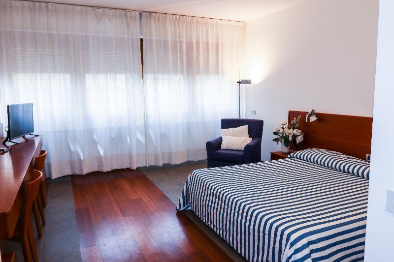 استودیوی استاندارد, Marbela Apartments & Suites