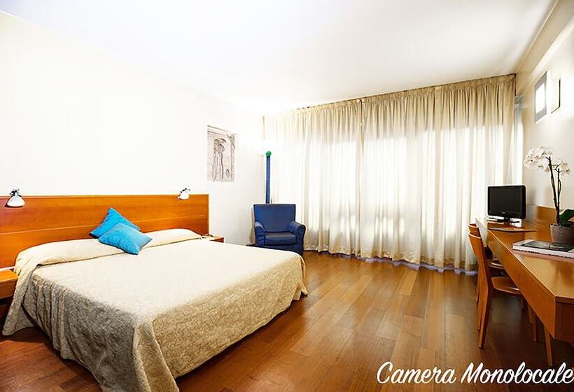 استودیوی استاندارد, Marbela Apartments & Suites