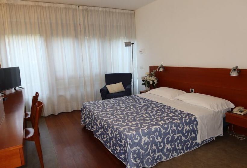 استودیوی استاندارد, Marbela Apartments & Suites