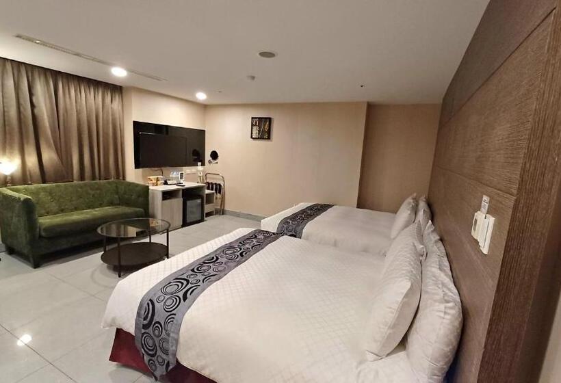 اتاق استاندارد چهار تخته, Sa Yo Hotel   Pier 2