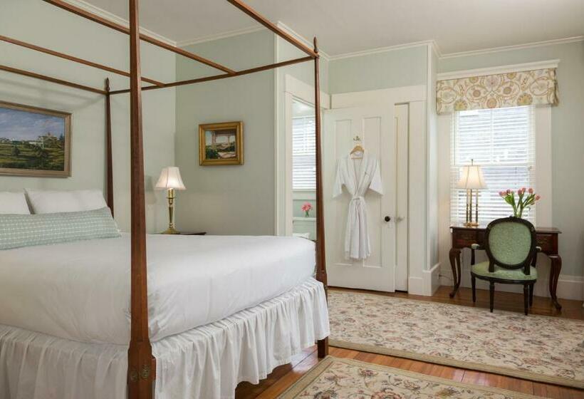 Standard Room, Brass Lantern Inn