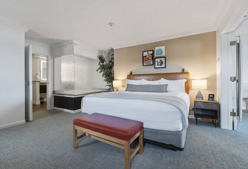 Suite, Cherry Tree Inn & Suites