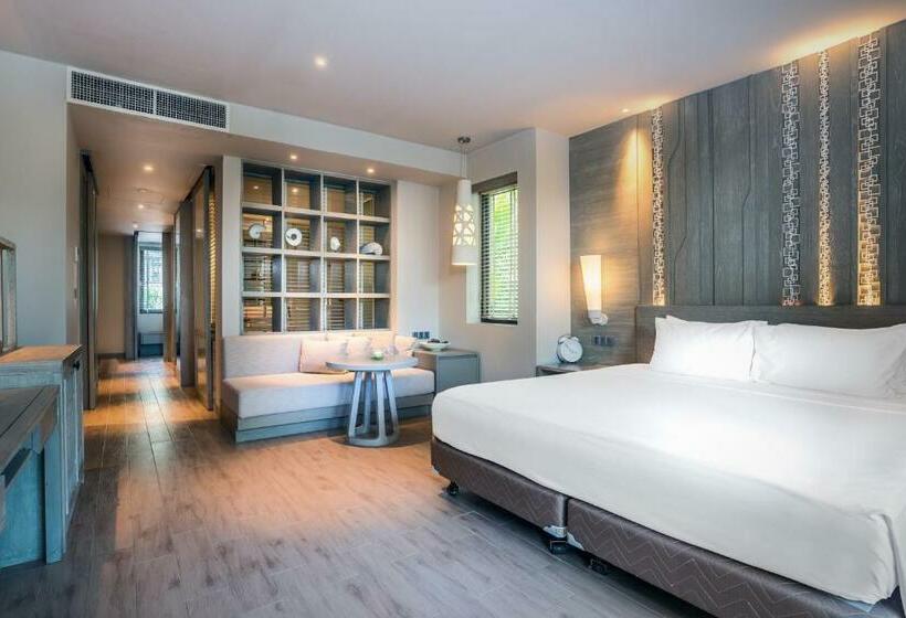 اتاق لوکس خانوادگی, Pullman Phuket Arcadia Naithon Beach