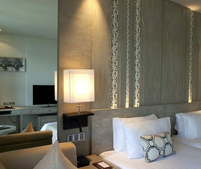 اتاق لوکس, Pullman Phuket Arcadia Naithon Beach