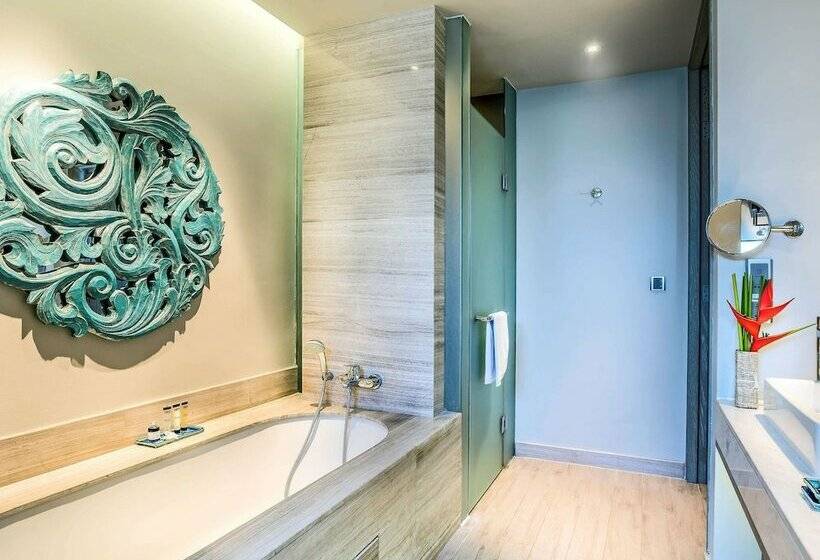 اتاق لوکس, Pullman Phuket Arcadia Naithon Beach