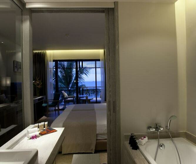 اتاق لوکس, Pullman Phuket Arcadia Naithon Beach