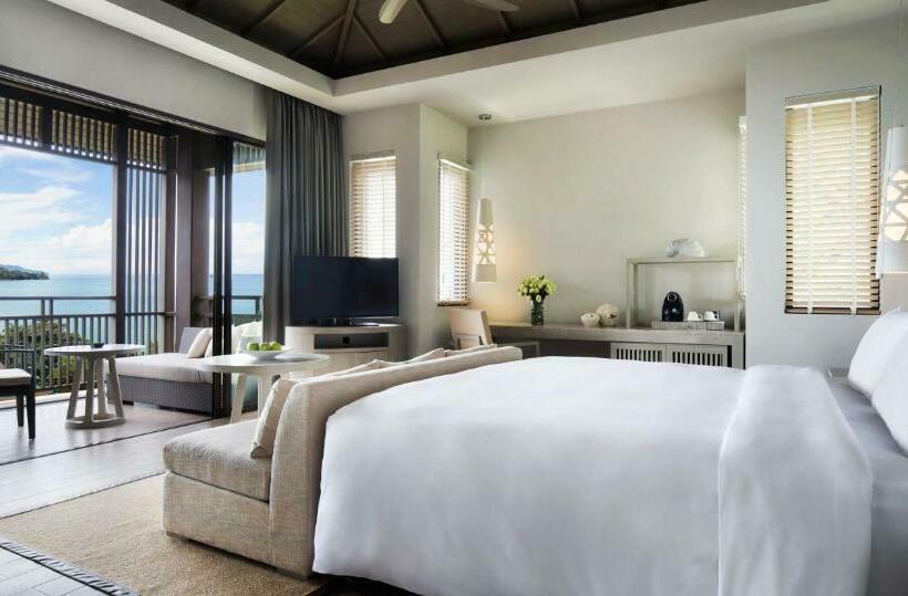 اتاق لوکس با چشم‌انداز دریا, Pullman Phuket Arcadia Naithon Beach