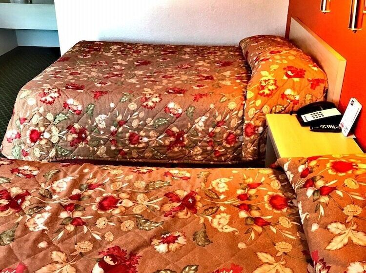 اتاق استاندارد با 2 تخت دوبل, Qc Stay Inn