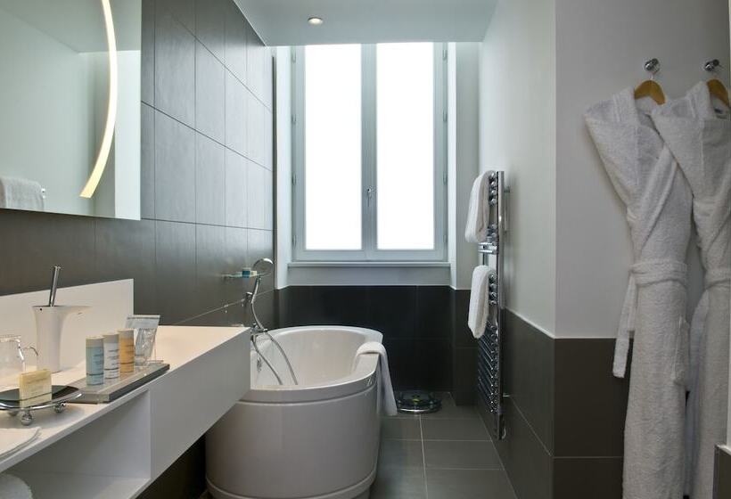 سوییت جونیور, Radisson Blu Hotel Nantes