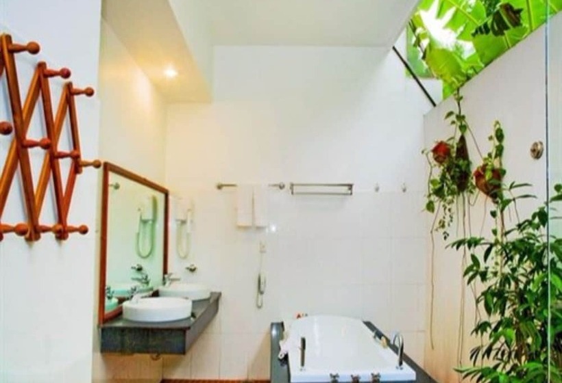 سوییت, Nui Thom Ecolodge