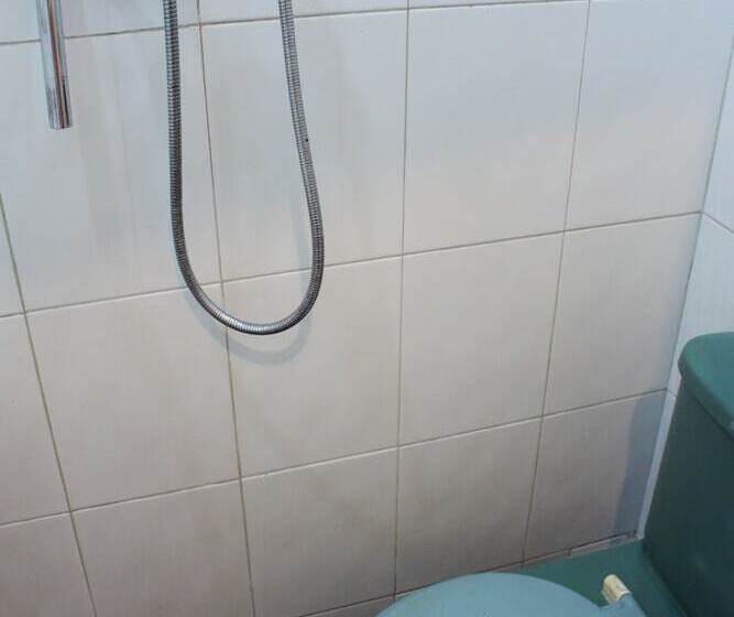 اتاق اکونومی, Kowloon Hostel