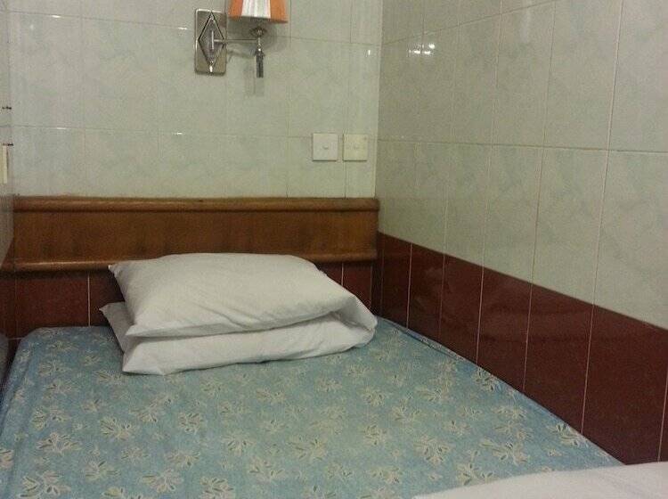 اتاق اکونومی, Kowloon Hostel