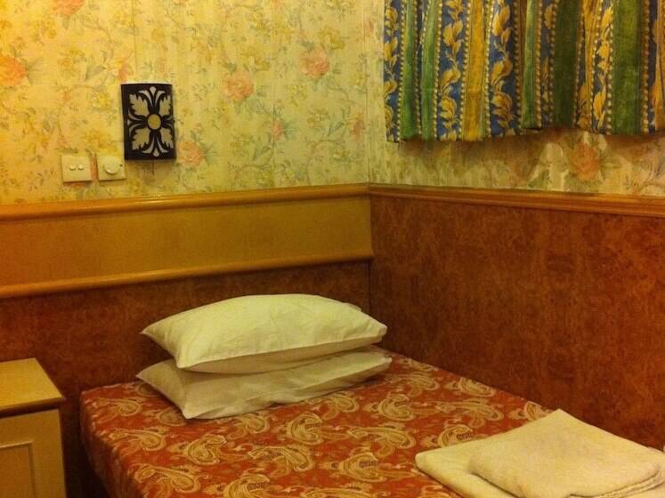 اتاق اکونومی, Kowloon Hostel