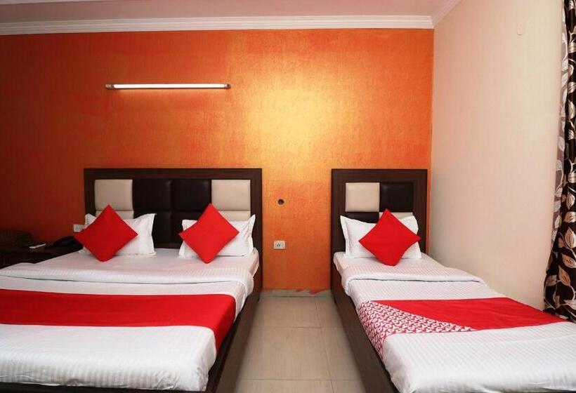 4 Bett Superior Zimmer, Airport  Mayank Residency