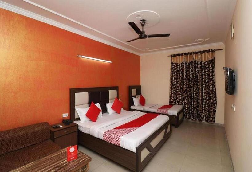 3 Bett Superior Zimmer, Airport  Mayank Residency