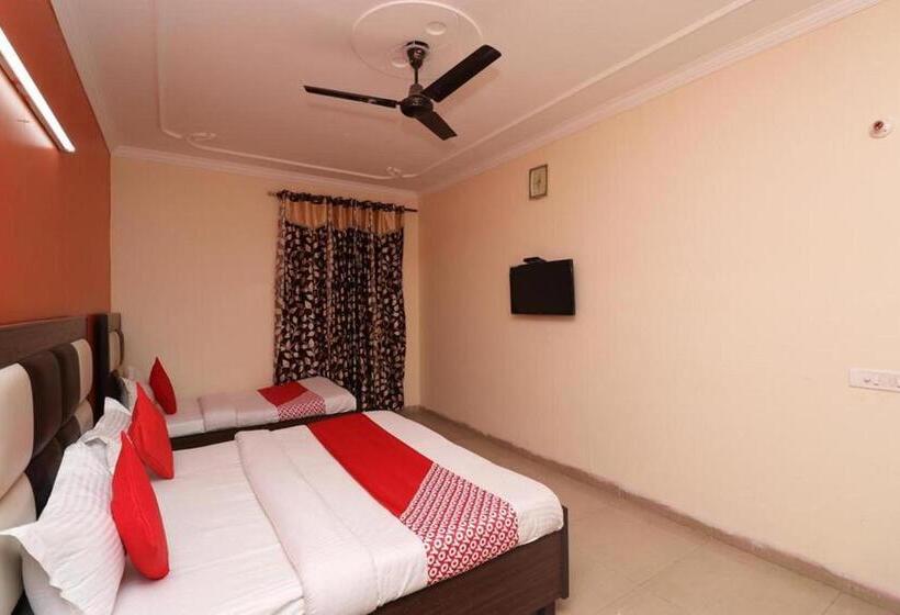 3 Bett Superior Zimmer, Airport  Mayank Residency