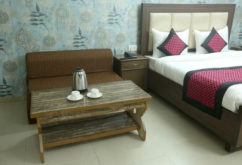 スーペリアトリプルルーム, Mayank Residency