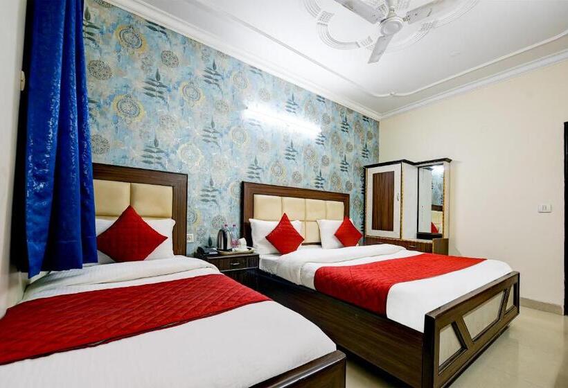 スーペリアトリプルルーム, Mayank Residency