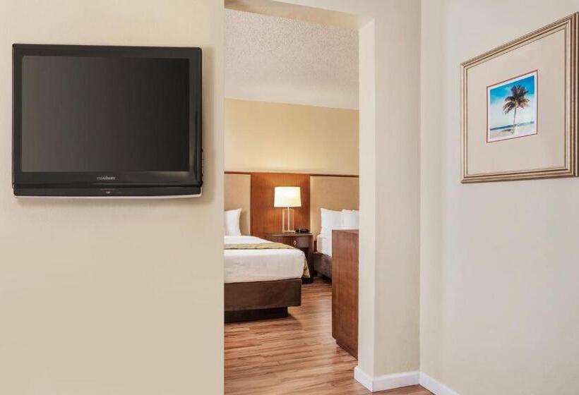 استودیوی لوکس, Belmont Inn & Suites