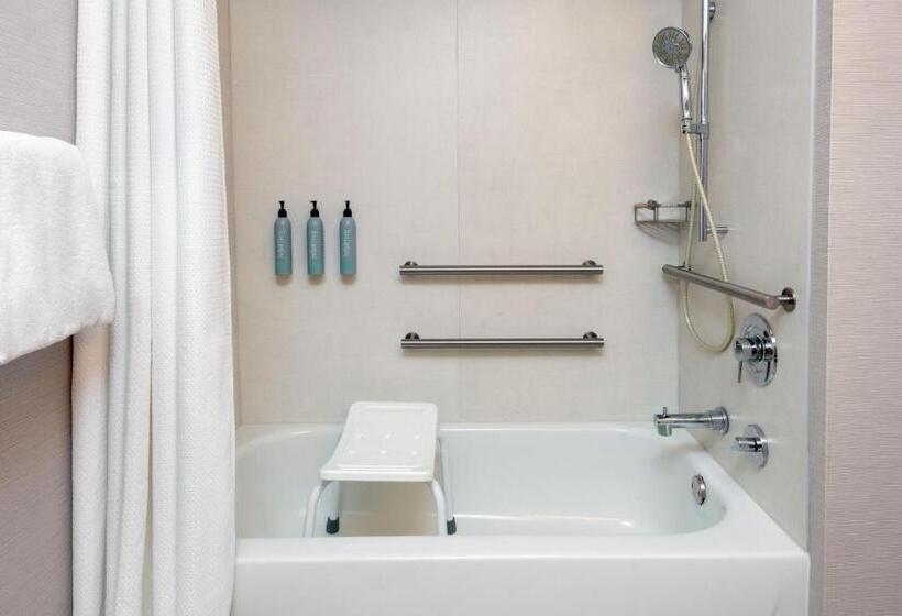 اتاق استاندارد با تخت بزرگ, Courtyard By Marriott Danbury