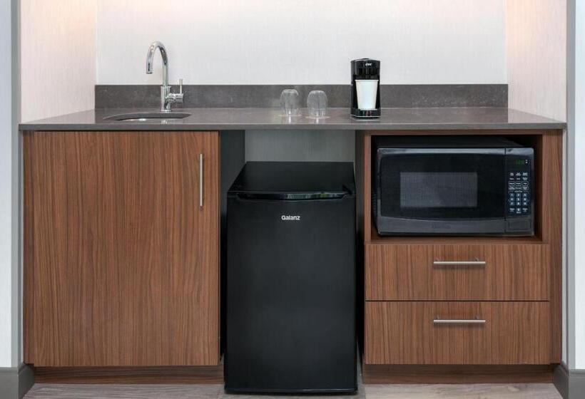 سوئیت با بالکن, Courtyard By Marriott Danbury
