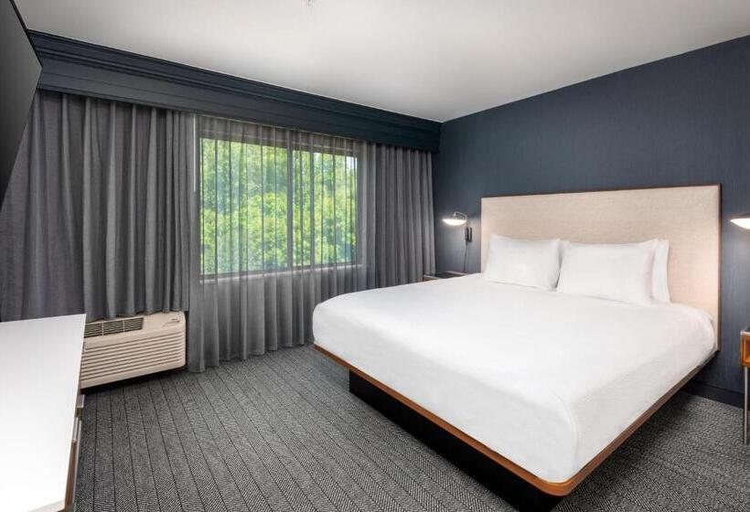 سوئیت با بالکن, Courtyard By Marriott Danbury