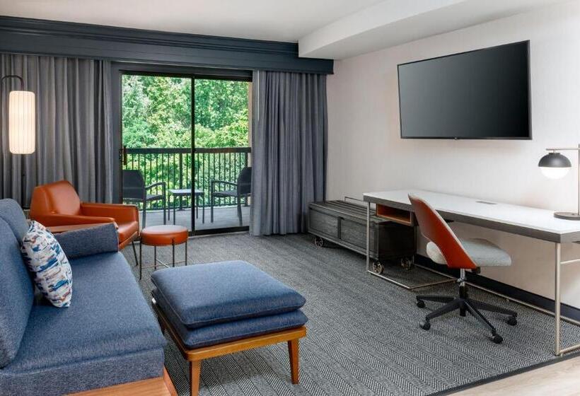 سوئیت با بالکن, Courtyard By Marriott Danbury
