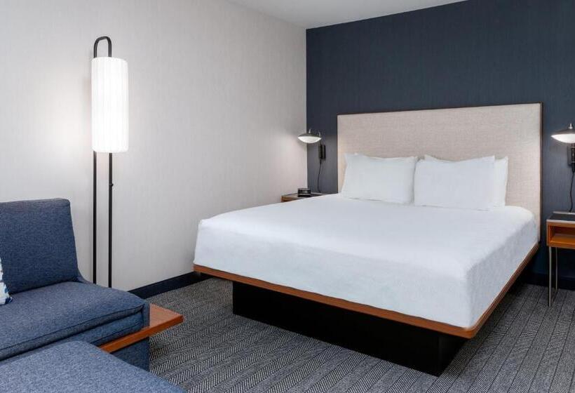 اتاق دلوکس مخصوص معلولین, Courtyard By Marriott Danbury