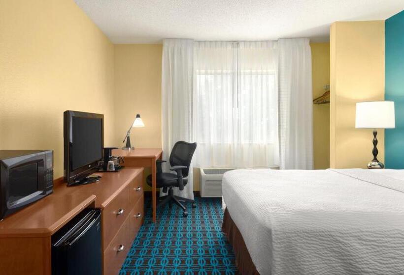 اتاق استاندارد با تخت بزرگ, Fairfield Inn Grand Forks