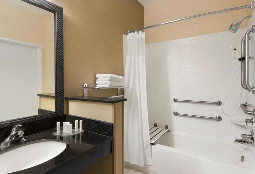 استودیو استاندارد با تخت کینگ, Fairfield Inn Grand Forks