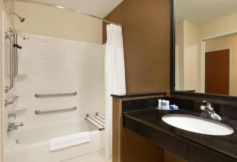 带大床的标准间, Fairfield Inn & Suites Bismarck South