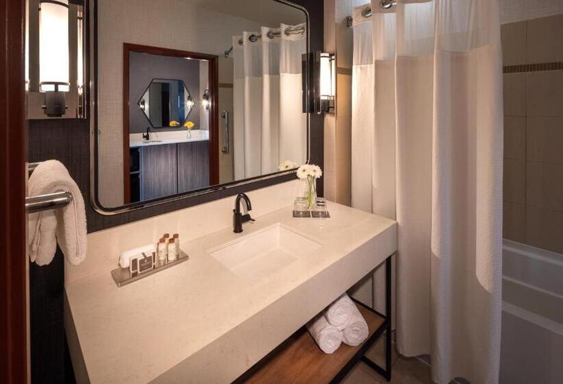 اتاق استاندارد, Silver Cloud Hotel   Seattle Stadium