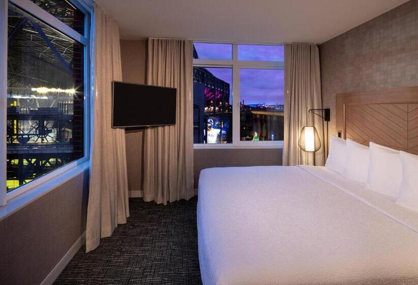 سوئیت با تخت بزرگ, Silver Cloud Hotel   Seattle Stadium