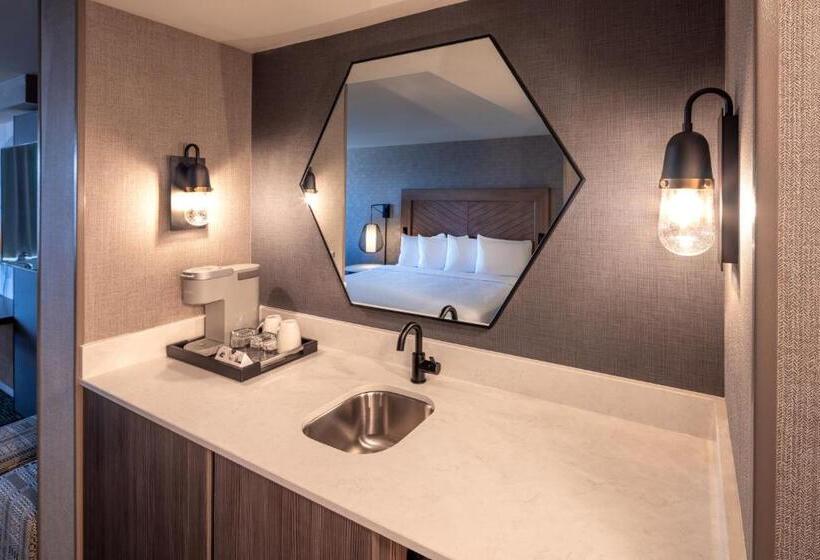 اتاق لوکس با تخت بزرگ, Silver Cloud Hotel   Seattle Stadium
