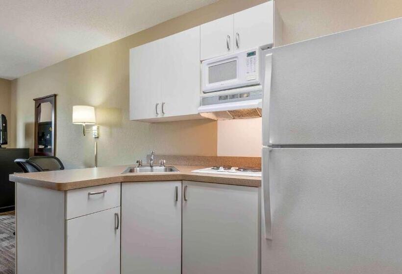 Estudio Estàndard, Extended Stay America Suites  Bloomington  Normal