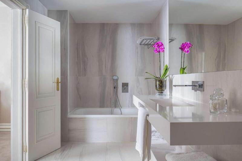 استودیوی استاندارد, Extended Suites