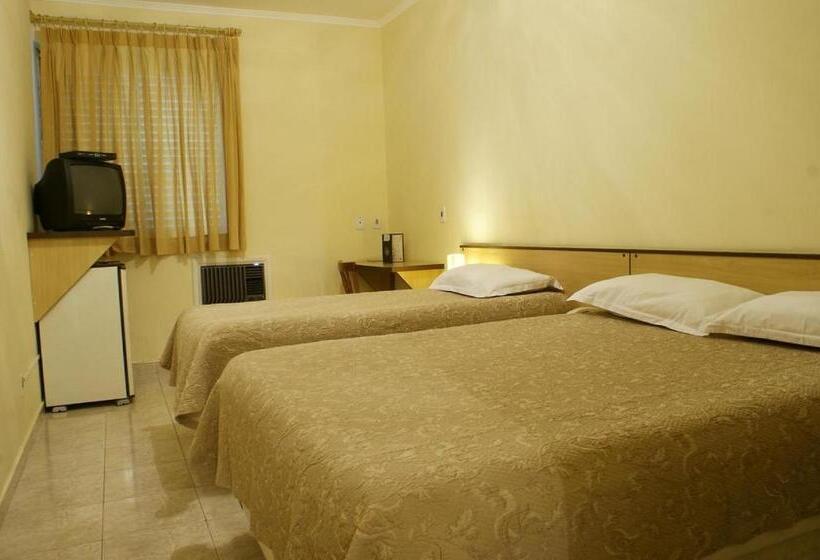 اتاق استاندارد سه نفره, Antico Plaza