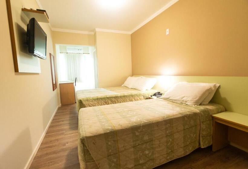 اتاق لوکس سه تخته, Bristol Sabrina Hotel De Charme Joinville