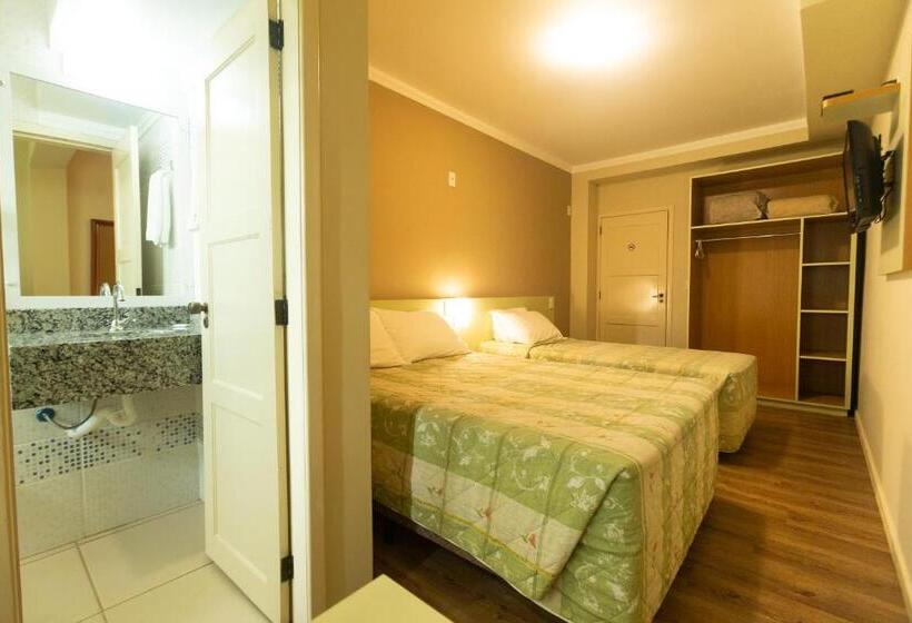 اتاق لوکس سه تخته, Bristol Sabrina Hotel De Charme Joinville