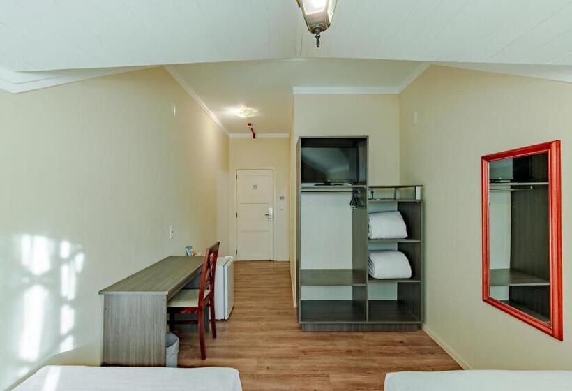 اتاق لوکس سه تخته, Bristol Sabrina Hotel De Charme Joinville