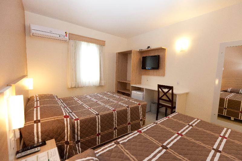 اتاق لوکس سه تخته, Bristol Sabrina Hotel De Charme Joinville
