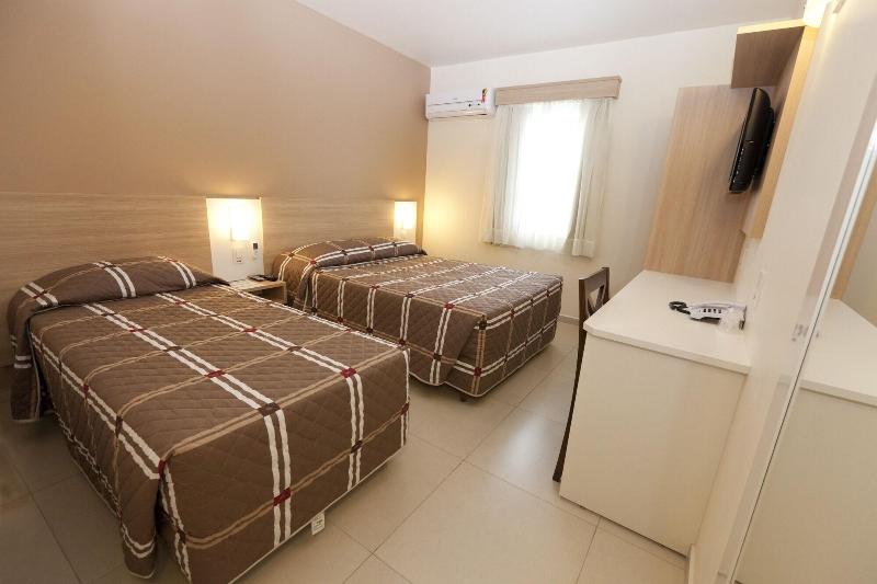 اتاق لوکس سه تخته, Bristol Sabrina Hotel De Charme Joinville