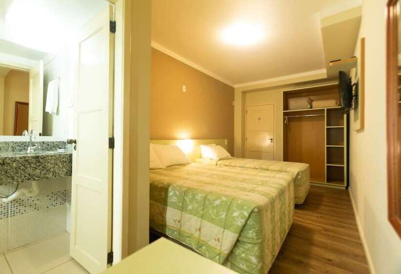 اتاق لوکس سه تخته, Bristol Sabrina Hotel De Charme Joinville