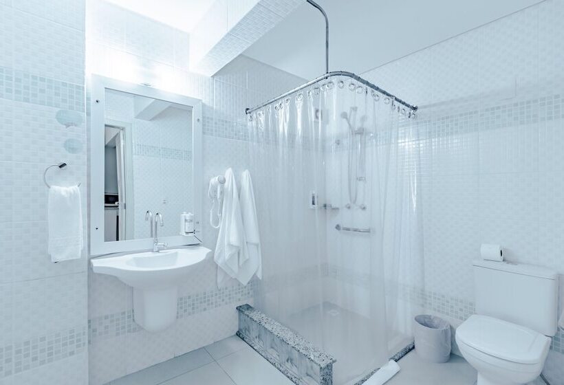 اتاق لوکس چهار تخته, Bristol Sabrina Hotel De Charme Joinville