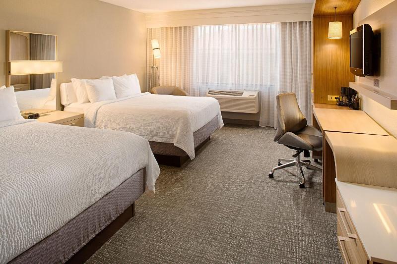 اتاق استاندارد با تخت دو نفره بزرگ, Courtyard By Marriott Sacramento Midtown